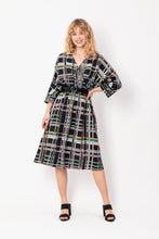 Laden Sie das Bild in den Galerie-Viewer, FRIEDA PRINT BLACK - WE BANDITS