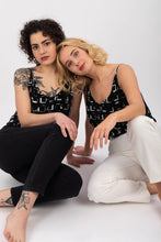 Laden Sie das Bild in den Galerie-Viewer, CARLA TOP CUBE BLACK  - WE BANDITS