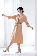 Laden Sie das Bild in den Galerie-Viewer, FRIEDA DRESS ALMOND BEIGE - WE BANDITS