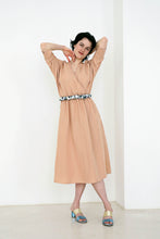 Laden Sie das Bild in den Galerie-Viewer, FRIEDA DRESS ALMOND BEIGE - WE BANDITS