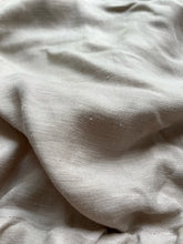 Laden Sie das Bild in den Galerie-Viewer, SUSA BLOUSE OAT GREIGE - WE BANDITS