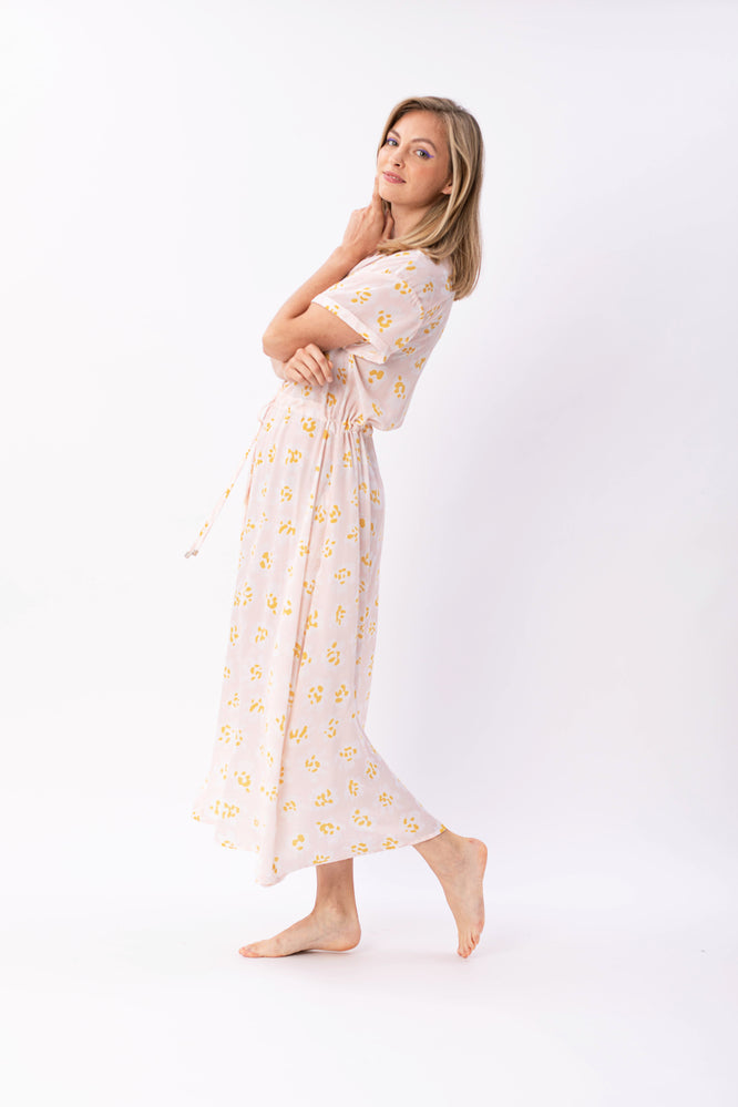 KIMMY DRESS FLOWER PUNCH SOFT PINK - WE BANDITS