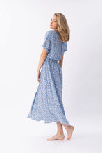 Laden Sie das Bild in den Galerie-Viewer, KIMMY DRESS FLEUR DE SEL BLUE - WE BANDITS