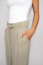 Laden Sie das Bild in den Galerie-Viewer, MARA PANTS ARTICHOKE GREEN  - WE BANDITS