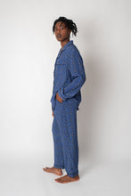Laden Sie das Bild in den Galerie-Viewer, SELMA PYJAMA BLUE DOTS SET - WE BANDITS