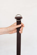 Laden Sie das Bild in den Galerie-Viewer, SIA LEATHER BELT BROWN - WE BANDITS