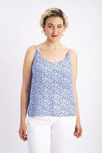 Laden Sie das Bild in den Galerie-Viewer, CARLA TOP FLEUR DE SEL BLUE  - WE BANDITS