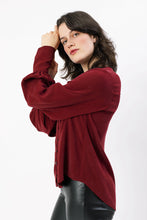 Laden Sie das Bild in den Galerie-Viewer, CHIARA BLOUSE BORDEAUX RED - WE BANDITS