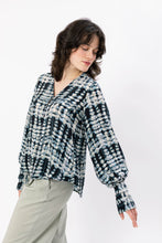 Laden Sie das Bild in den Galerie-Viewer, CHIARA BLOUSE STALACTITE BLUE - WE BANDITS