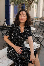 Laden Sie das Bild in den Galerie-Viewer, KIMMY DRESS CUBE BLACK - WE BANDITS