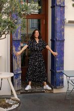 Laden Sie das Bild in den Galerie-Viewer, KIMMY DRESS CUBE BLACK - WE BANDITS