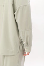 Laden Sie das Bild in den Galerie-Viewer, KOOL SHIRT PALE OLIVE - WE BANDITS