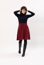 Laden Sie das Bild in den Galerie-Viewer, LARA SKIRT BORDEAUX RED - WE BANDITS