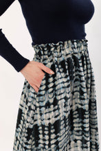 Laden Sie das Bild in den Galerie-Viewer, LARA SKIRT STALACTITE BLUE - WE BANDITS