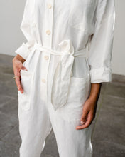 Laden Sie das Bild in den Galerie-Viewer, ROCKET JUMPSUIT WHITE - WE BANDITS