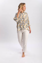 Laden Sie das Bild in den Galerie-Viewer, SUSA BLOUSE BOTANICAL GARDEN GREEN  - WE BANDITS