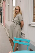 Laden Sie das Bild in den Galerie-Viewer, TAYLOR DRESS ARTICHOKE GREEN - WE BANDITS