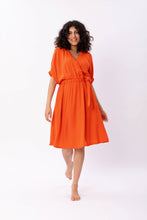 Laden Sie das Bild in den Galerie-Viewer, TAYLOR DRESS EMBER ORANGE - WE BANDITS
