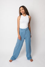Laden Sie das Bild in den Galerie-Viewer, MARA PANTS ARCTIC BLUE  - WE BANDITS