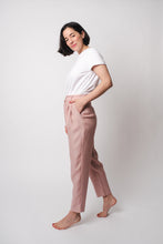 Laden Sie das Bild in den Galerie-Viewer, MEL PANTS ROSE - WE BANDITS