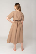 Laden Sie das Bild in den Galerie-Viewer, JUDY DRESS BISCOTTI BEIGE - WE BANDITS
