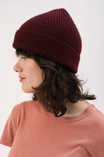 Load image into Gallery viewer, MIZZI BEANIE BORDEAUX RED  - WE BANDITS
